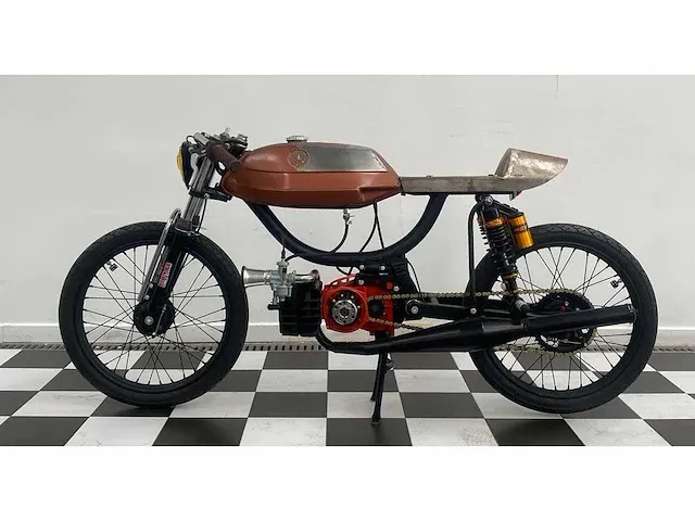 Puch - cafe racer - motorfiets - afbeelding 1 van  11