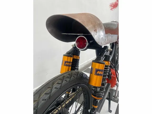 Puch - cafe racer - motorfiets - afbeelding 10 van  11