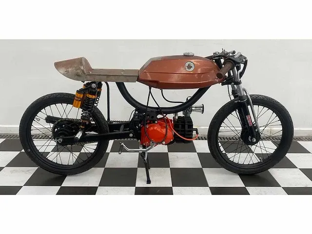 Puch - cafe racer - motorfiets - afbeelding 11 van  11