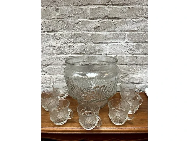 Punchkom +6 glazen h:23 cm x 23 cm - afbeelding 1 van  1