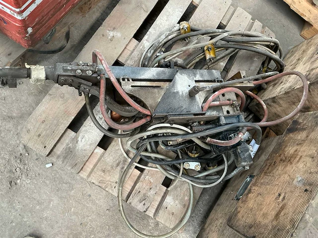 Puntlasmachine - afbeelding 1 van  6
