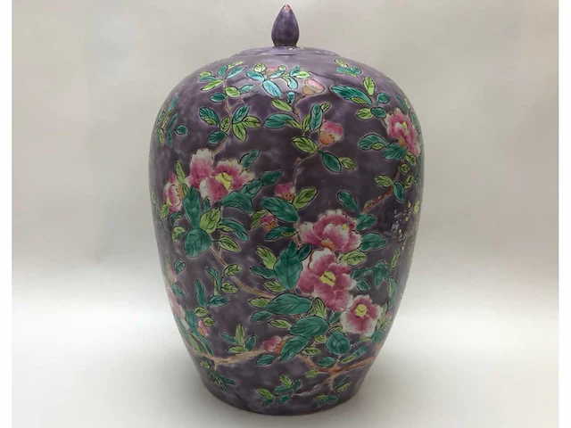 Purple-ground famille rose ‘dayazhai’ vase - porcelain - china - guangxu or republic of china (1912-1949) - afbeelding 21 van  25