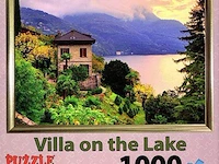Puzzel - 1000 stuks - villa on the lake - afbeelding 1 van  1