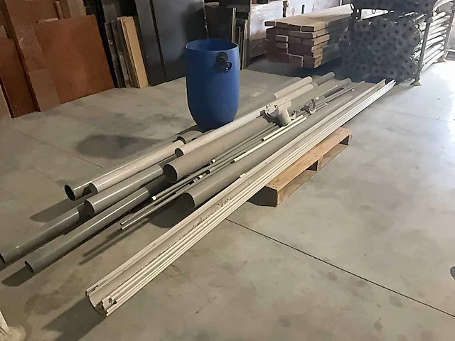 Pvc afvoerbuizen en goten - afbeelding 1 van  3