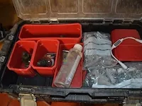 Pvc bak gevuld met schuurpapier en verfrollen, gasbrander, dubbelzijdig plakband, werkkoffer gevuld met bouten, schroeven en pluggen - afbeelding 5 van  7