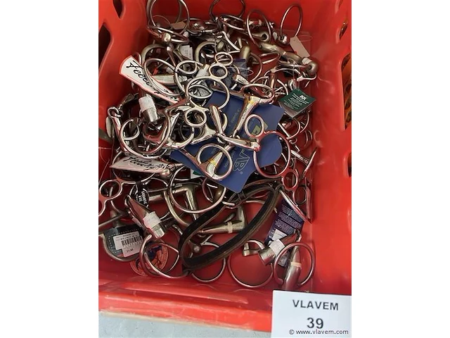 Pvc bak, inh. partij paardensport toebehoren - afbeelding 1 van  1