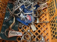 Pvc bak, inh. partij paardensport toebehoren - afbeelding 1 van  1