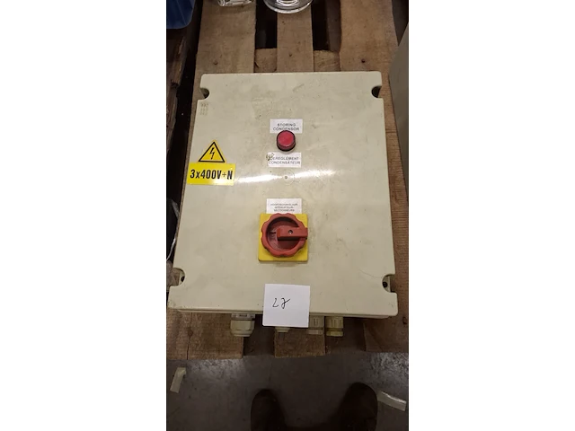 Pvc bedieningskast - afbeelding 1 van  1