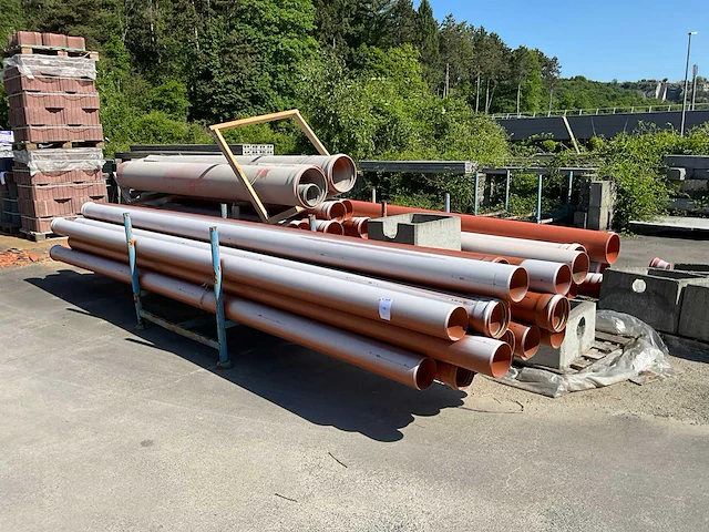 Pvc buizen (46x) - afbeelding 1 van  6