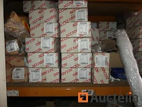 Pvc chassis hardware (grote hoeveelheid) - afbeelding 7 van  27