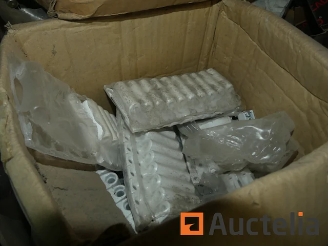 Pvc chassis hardware (grote hoeveelheid) - afbeelding 12 van  27