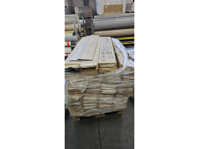 Pvc click geïntegreerd ondervloer 110m² - afbeelding 5 van  5