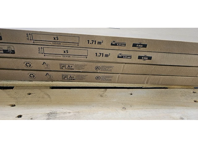 Pvc click geïntegreerd ondervloer 17m² - afbeelding 5 van  7