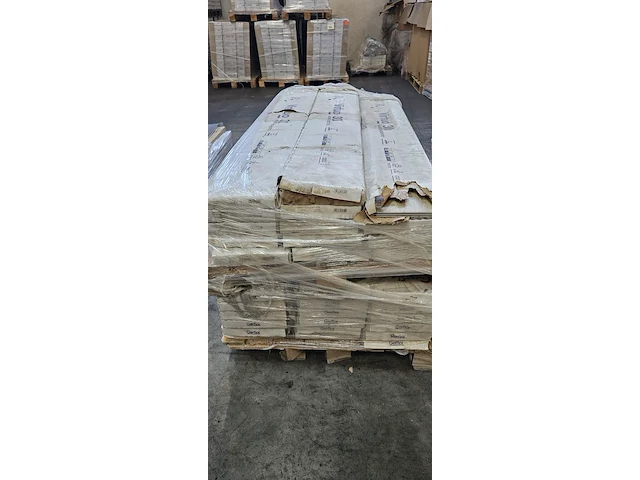 Pvc click geïntegreerd ondervloer 70m² - afbeelding 4 van  7