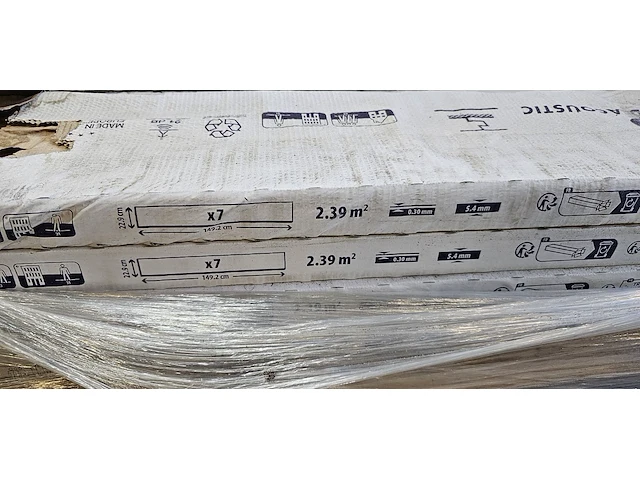 Pvc click geïntegreerd ondervloer 70m² - afbeelding 6 van  7
