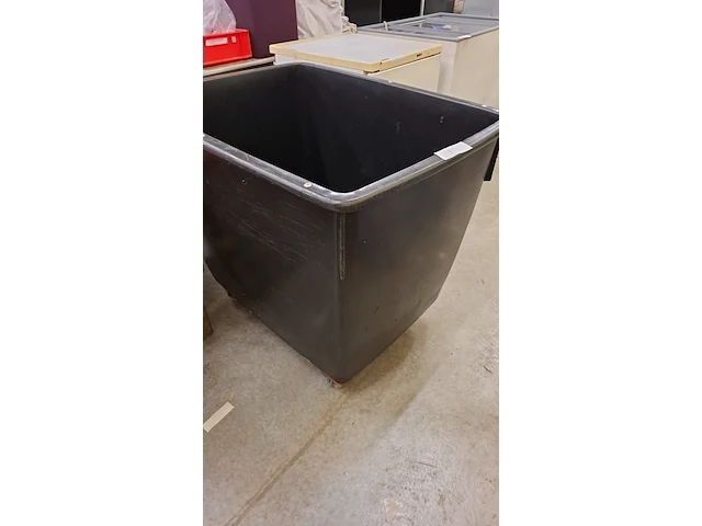 Pvc container op wielen - afbeelding 1 van  2