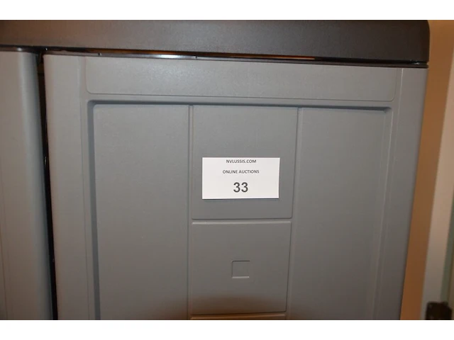 Pvc kast 2 deuren afm. 69x38x167, pvc kast 2 deuren afm. 39x38x87, elektrisch schuurmachine varo - afbeelding 3 van  7