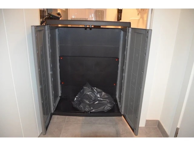 Pvc kast 2 deuren afm. 69x38x167, pvc kast 2 deuren afm. 39x38x87, elektrisch schuurmachine varo - afbeelding 5 van  7