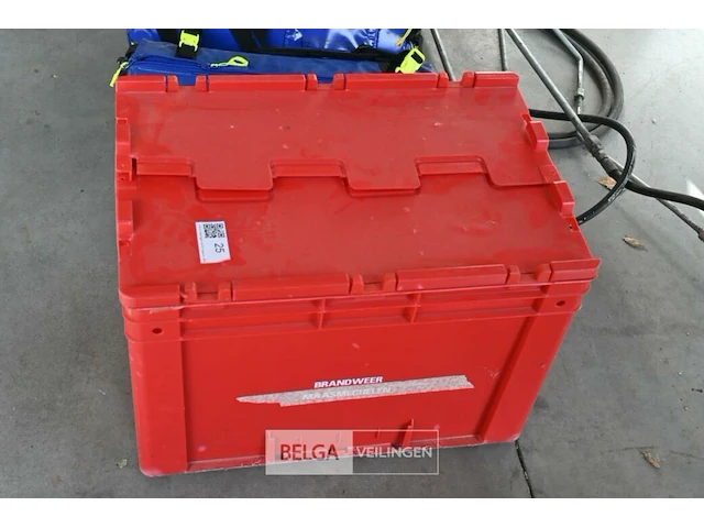 Pvc koffer met diverse bluspistolen - afbeelding 2 van  2