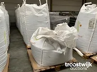 Pvc korrels - afbeelding 3 van  4