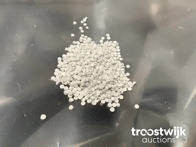 Pvc korrels - afbeelding 1 van  3
