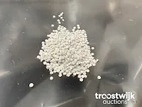 Pvc korrels - afbeelding 1 van  3