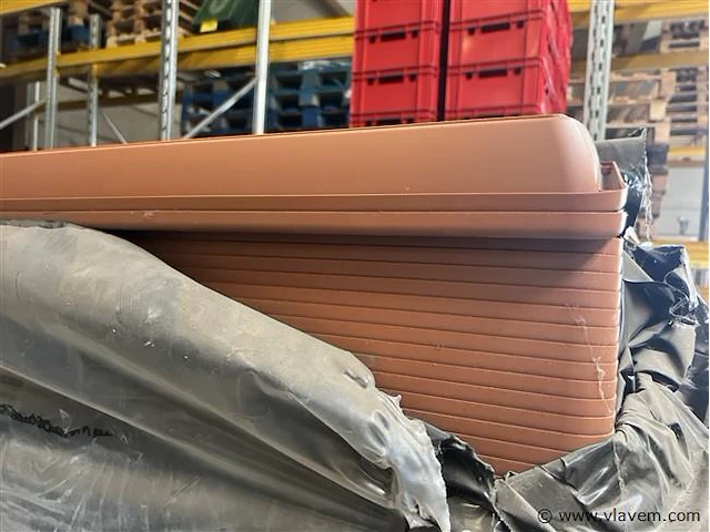 Pvc onderbakken voor bloempotten - afbeelding 1 van  3