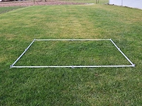Pvc partytent deluxe 2.0 - 3 x 6 m - wit/rood + grondframe - afbeelding 6 van  15