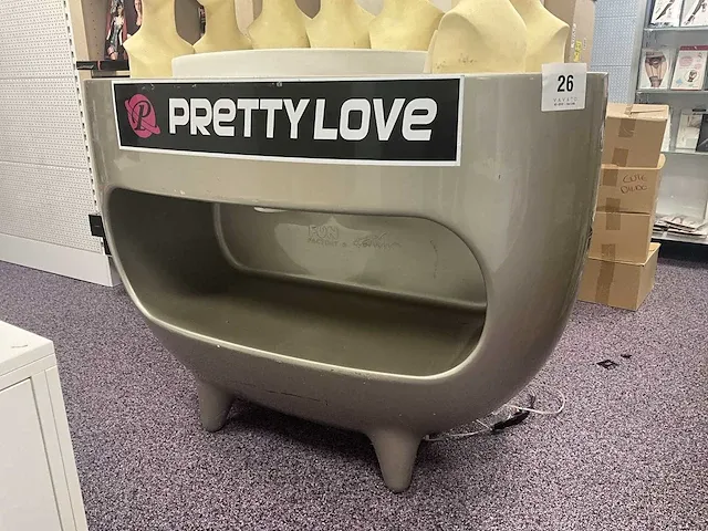 Pvc presentatiemeubel "pretty love" - afbeelding 1 van  3