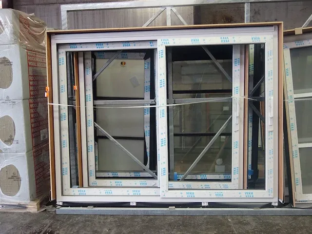 Pvc schuifraamkader + glas - afbeelding 1 van  4