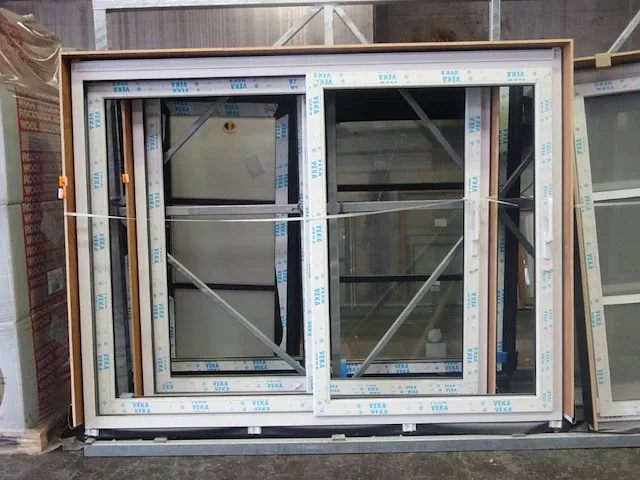 Pvc schuifraamkader + glas - afbeelding 2 van  4