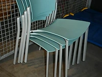 Pvc stapelstoeleen - afbeelding 1 van  4