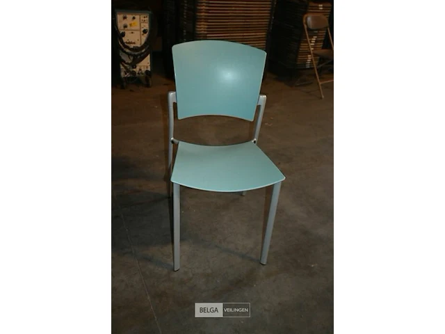 Pvc stapelstoeleen - afbeelding 3 van  4