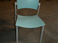 Pvc stapelstoeleen - afbeelding 3 van  4