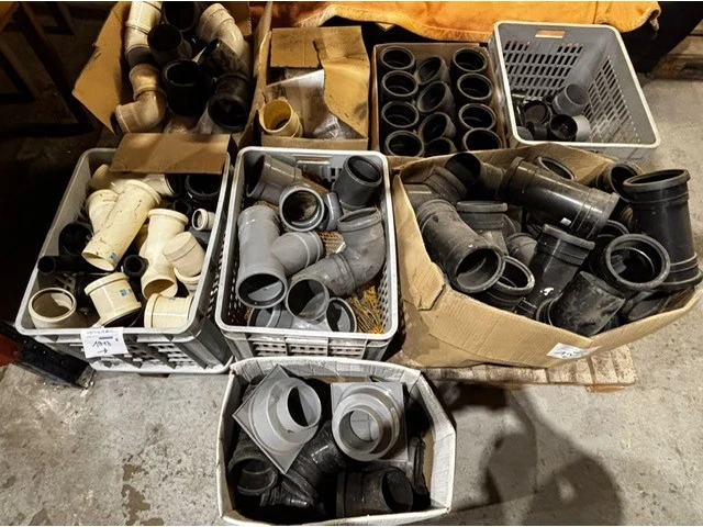 Pvc verbind/eindstukken en bochten - afbeelding 1 van  11