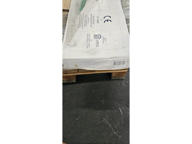 Pvc zelf te verlijmen 2,5mm lot 57m² geïntegreerde ondervloer - afbeelding 4 van  4