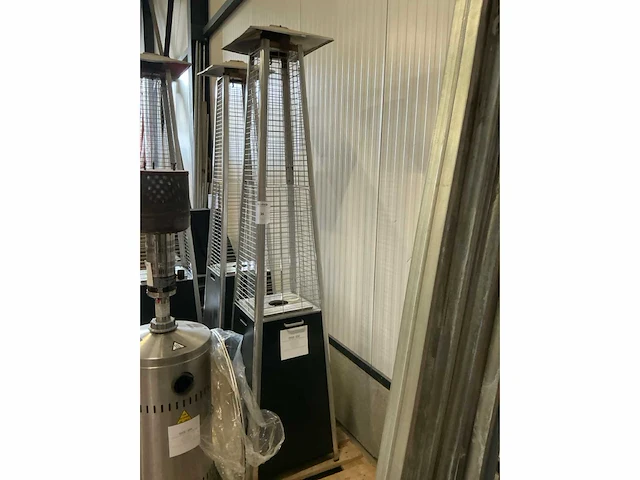 Pyramide heater - afbeelding 2 van  7