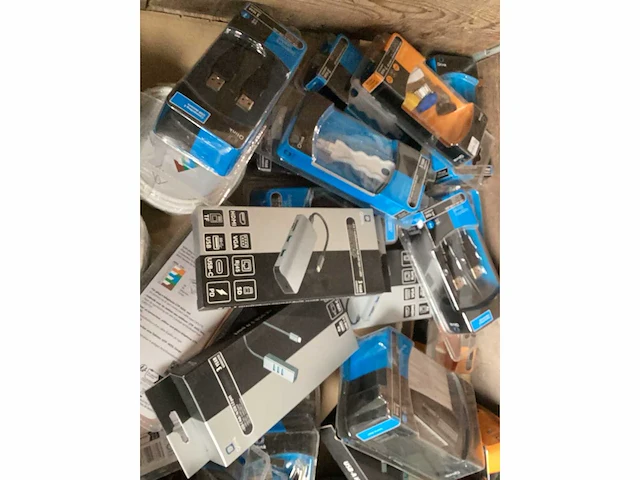 Q-link mix pallet computeraccessoires, kabels etc - afbeelding 2 van  6