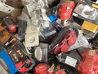 Q-link mix pallet elektra, kabels en connectors - afbeelding 2 van  6