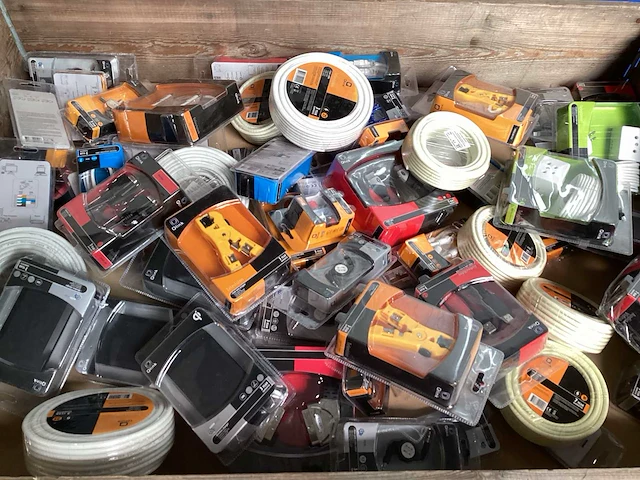 Q-link mix pallet kabels en connectors - afbeelding 1 van  7