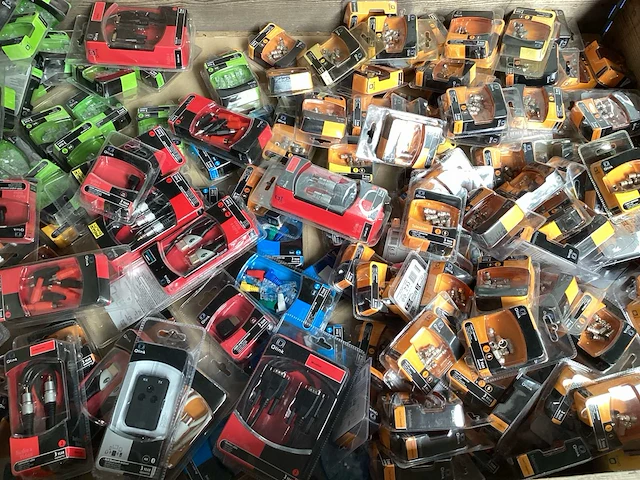 Q-link mix pallet kabels en connectors - afbeelding 1 van  6