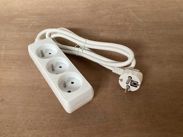 Q-link stekkerdoos 3 voudig, kabel 1,5 m, 16a (40x) - afbeelding 1 van  3