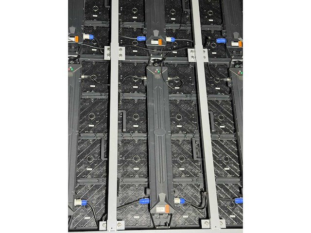 Q-lite - tci 800.1440.3,1 smd - projection screen - 2021 - afbeelding 15 van  35