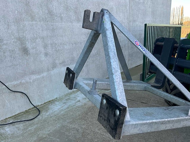 Qmac werktuigdrager - afbeelding 2 van  2