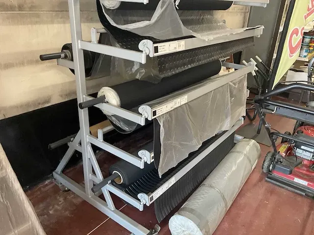 Qrub mobiele display met rubberen matten - afbeelding 2 van  5