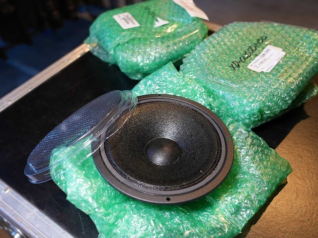 Qsc - 6.5" woofer (for kw153) – 8 ohm (set of 3 pcs) - afbeelding 2 van  2