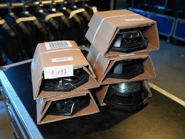Qsc - 8" neo woofer (b&c 8nx-8, 8 o) for ad-s82 – sp-000109-00 (set of 5 pcs) - afbeelding 1 van  1