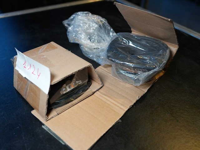 Qsc - xd-000009-00 - qsc – 5" woofer for dcm / dcp cinema (set of 2 pcs) - afbeelding 2 van  2