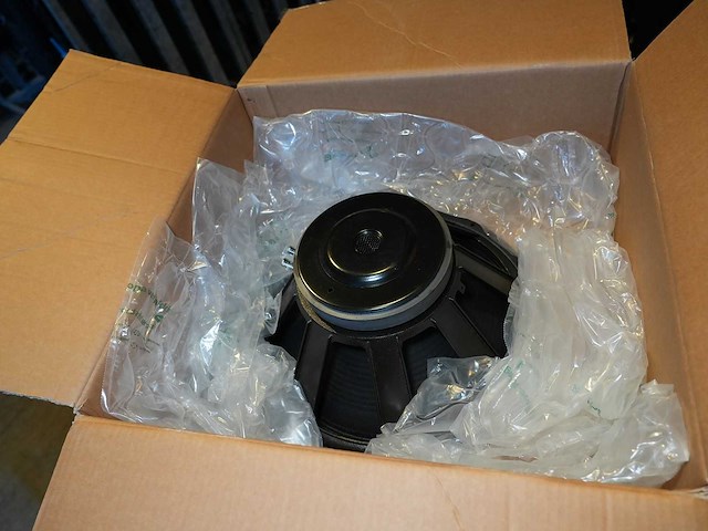 Qsc - xd-000020-00 - 18" woofer for kla181 (8 o) – xd-000020-00 (new) - afbeelding 2 van  2