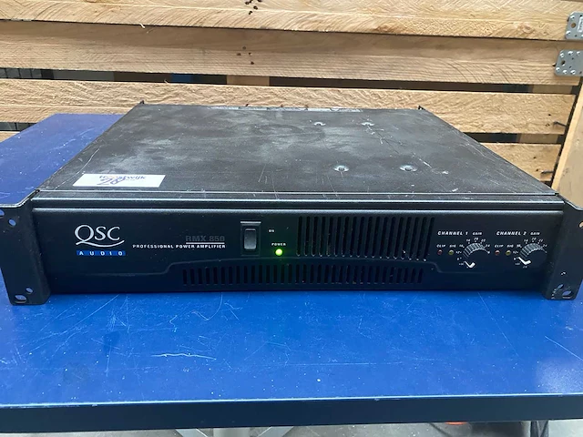 Qsc audio professionele 2 kanaals versterker, type rmx 850. - afbeelding 1 van  5